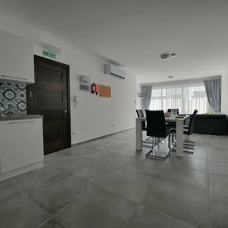 Ix-xlokk Apt. C3 Wind Rose Gozo Apartament Għarb